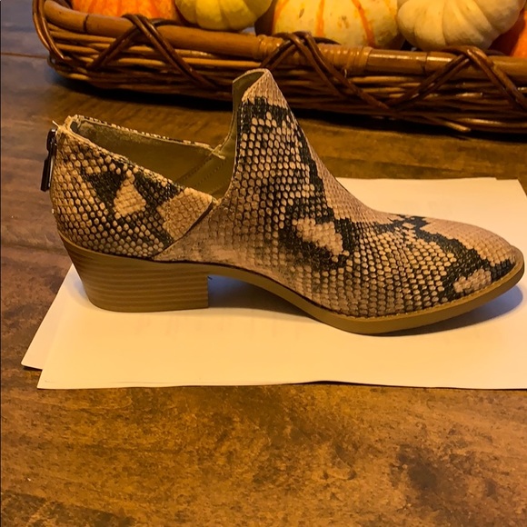 Ankle boots - Picture 3 of 3